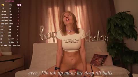 Snapshot of bestie_online chatting on October 12, 6:16 am Diana EVA online show from October 12, 6:16 am