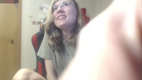 Betty online show from February 25, 6:33 pm