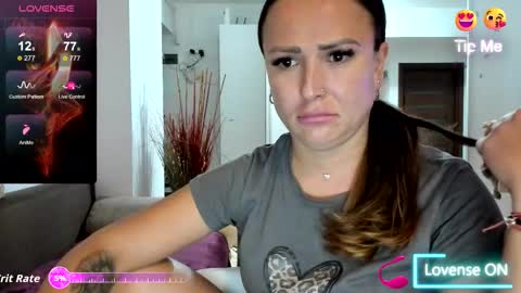   BeyonceDoll       Twitter DollBeyonce    online show from September 22, 6:28 pm