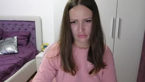   BeyonceDoll       Twitter DollBeyonce    online show from April 16, 8:08 pm