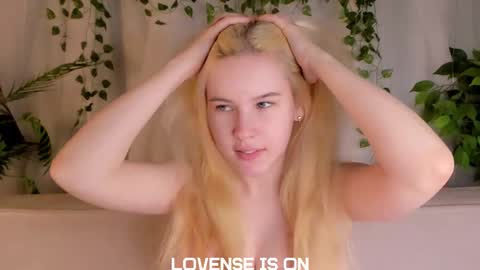 Eliz online show from November 11, 1:34 am