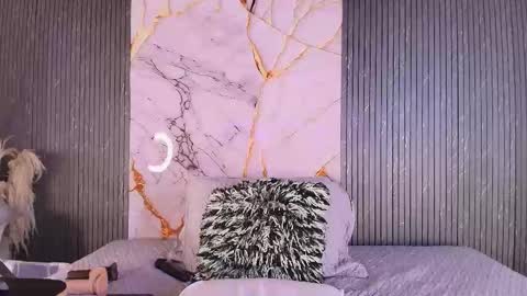 Tell me Sophia  online show from February 25, 9:13 pm