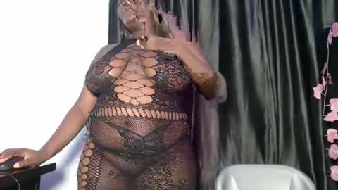 bella online show from November 12, 7:56 pm