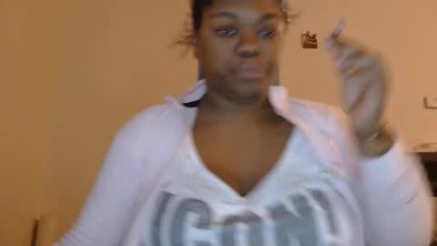 bigbootibambii online show from February 12, 1:07 am