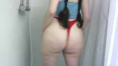 Isabella online show from November 4, 7:35 am