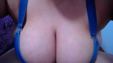  Sunny   online show from October 25, 10:27 pm