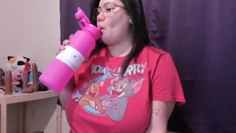 Snapshot of bigt3ti chatting on January 9, 2:11 am  Nubia  online show from January 9, 2:11 am