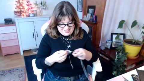 Snapshot of bigtiddygoddess chatting on December 14, 5:58 pm Morgan Lafeuille online show from December 14, 5:58 pm