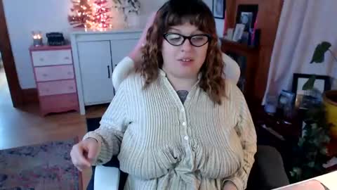 Snapshot of bigtiddygoddess chatting on December 13, 6:38 pm Morgan Lafeuille online show from December 13, 6:38 pm
