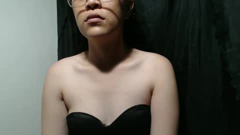 bitchy_asiantomboy online show from November 6, 6:52 am