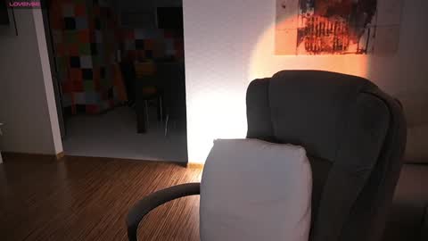 Snapshot of bitter_moon chatting on October 20, 2:25 am Ann Braslowsky online show from October 20, 2:25 am