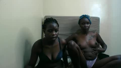 black_ebonies online show from December 3, 2:47 am