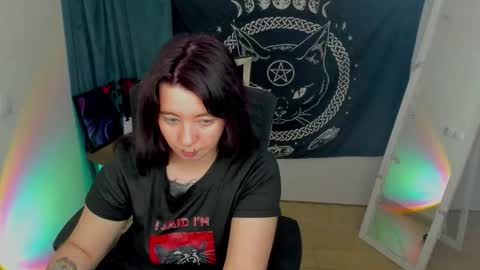  Black Kittie    Wednesday - 1300 - 1900 GMT help me get 100 thumbs up online show from March 25, 1:47 pm