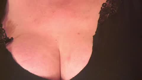 Snapshot of black_pearls chatting on February 27, 10:31 pm Sarah online show from February 27, 10:31 pm