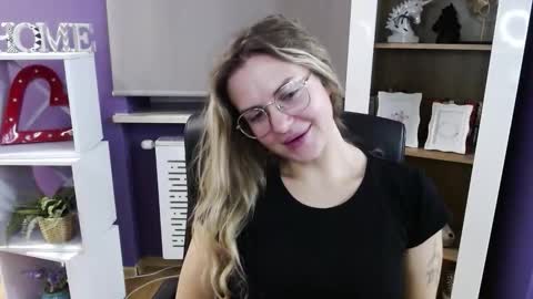 Z O E Y online show from October 23, 5:02 am