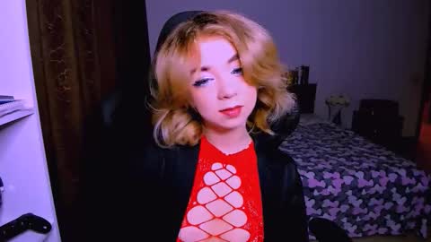 Nicole online show from November 19, 9:53 am