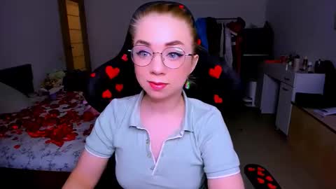 Nicole online show from February 24, 1:43 pm