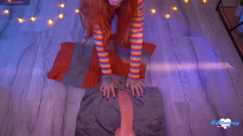 Amy online show from October 31, 8:18 am