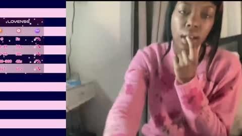 bloggirllaurel online show from March 4, 4:19 am