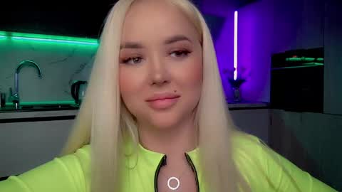 Lana online show from March 6, 6:08 am