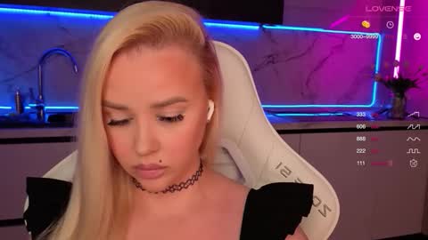 Lana online show from September 13, 9:01 pm