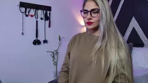 alejandra online show from February 2, 4:44 am