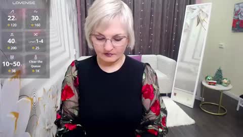 Blonde woman X online show from January 3, 5:28 am