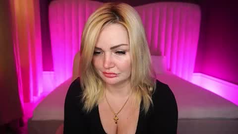 Blonde online show from October 6, 7:03 am