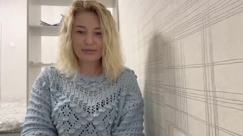 blondie_xoxoxo online show from September 17, 9:18 am