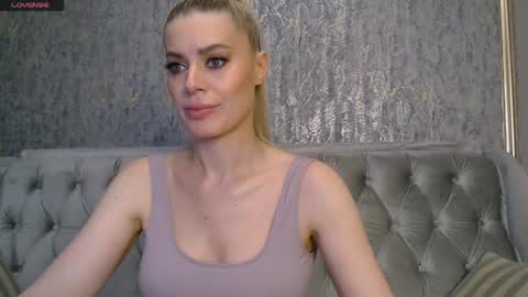 Helen online show from April 3, 9:13 pm