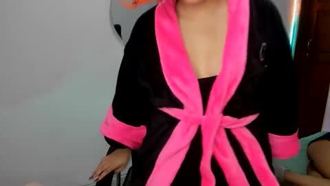 Snapshot of bloom_flower chatting on October 10, 12:32 pm bloom_flower online show from October 10, 12:32 pm