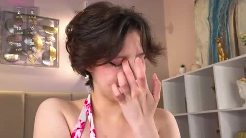 Charlotte  dont forget to thumbs up me  online show from May 19, 2:29 am