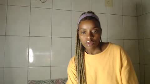 Tee online show from March 7, 5:06 pm