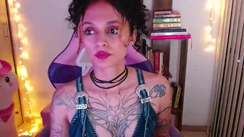 Im Abril .. Nice to meet you  thumb up me please its important  INDEPENDENT MODEL online show from March 25, 1:55 am