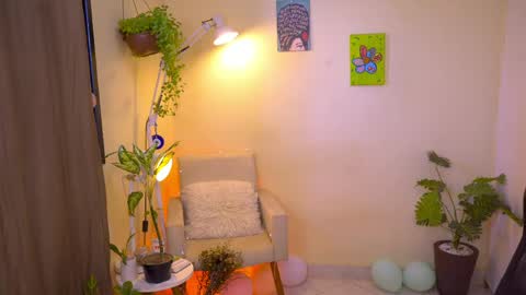 FLORAA online show from April 19, 6:10 pm