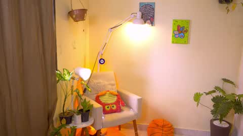 FLORAA online show from November 9, 2:02 pm