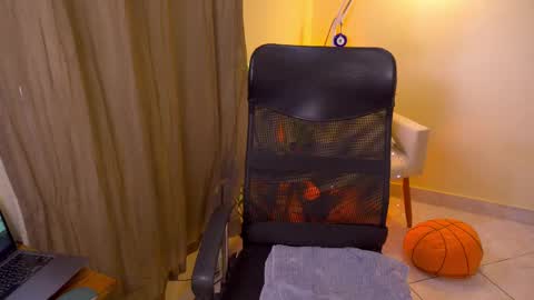 FLORAA online show from November 16, 2:39 pm