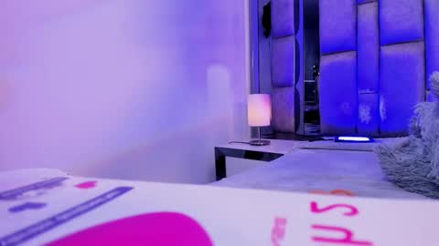 bonet_iris online show from March 6, 8:04 pm