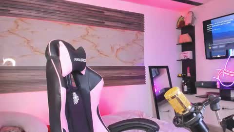 becky online show from December 21, 3:11 am