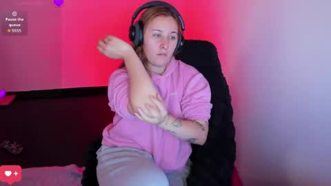 Bonnie Help me reach 500 likes online show from March 30, 6:40 pm