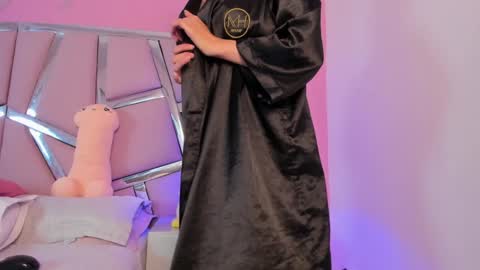 Bonnie  online show from January 7, 2:08 pm