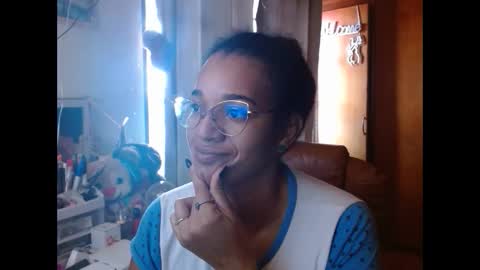 Queen Bon Vivantt online show from February 6, 1:10 pm