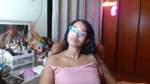 Queen Bon Vivantt online show from March 3, 1:17 am