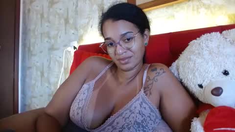 Queen Bon Vivantt online show from February 10, 2:48 pm