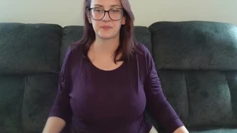 boredbustyhousewife online show from October 8, 4:00 pm