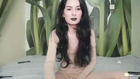 Helen  online show from December 28, 1:06 pm