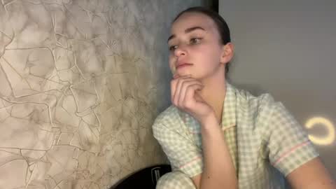 Kate online show from May 2, 5:05 pm