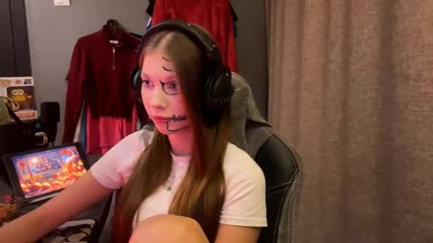 Alice online show from October 31, 2:10 pm