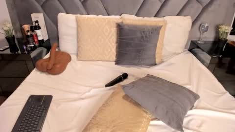 Brenda online show from February 24, 9:57 pm