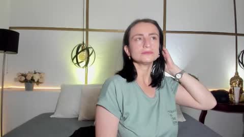 MeganBeaked online show from February 3, 11:15 am